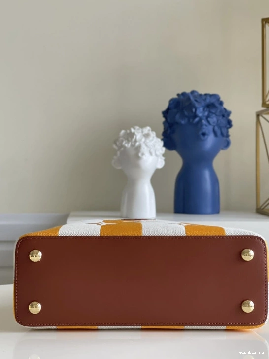 WIS MM VUITTON LOUIS CAPUCINES 0311